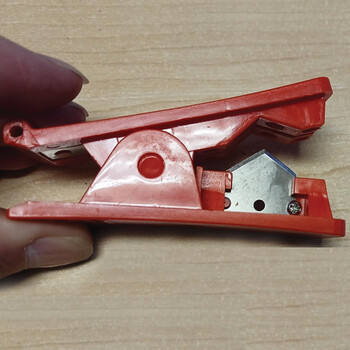 Plastic tube cutter hao